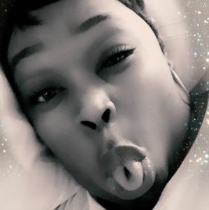 Meet your Posher, Pia